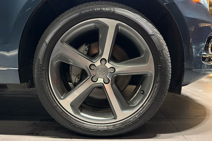 AUDI Q5 3.0 TDI Quattro AT 